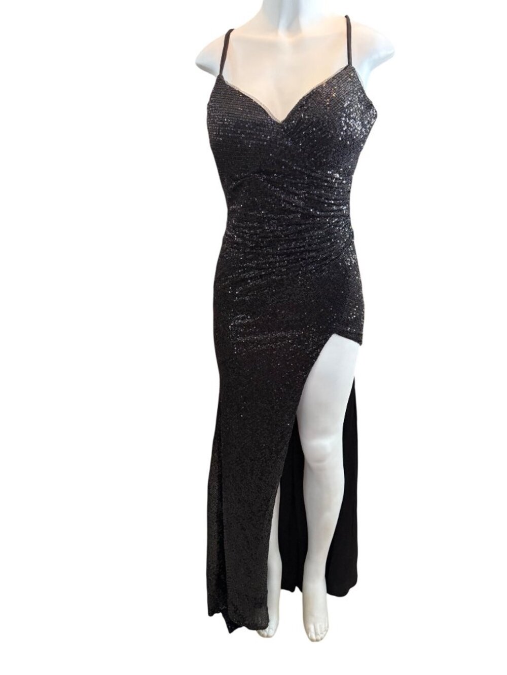 Black Sequin Gown With Spaghetti Straps & High Slit Size 6 100% Polyester Elegan